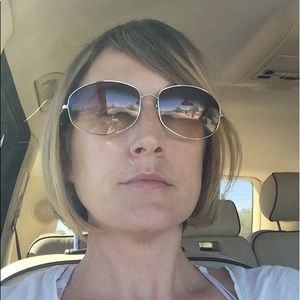 Meet your Posher, Stacy